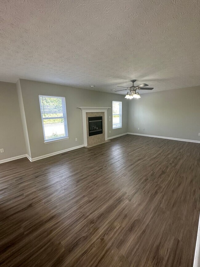 Foto del edificio - 3891-3895 Ledyard St.