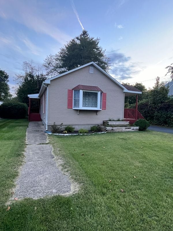 Foto del edificio - 64 Tomlinson Ave