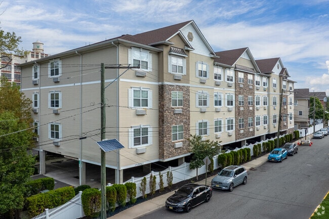 Building Photo - Riverside Apartments