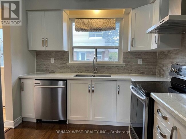 Building Photo - 437 Silverstone Dr