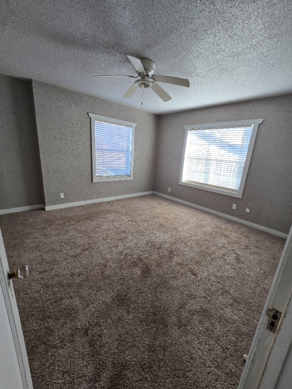 Building Photo - 1523 N Barta Ave