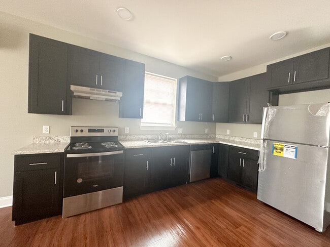 Building Photo - 5214 Donlyn Ln