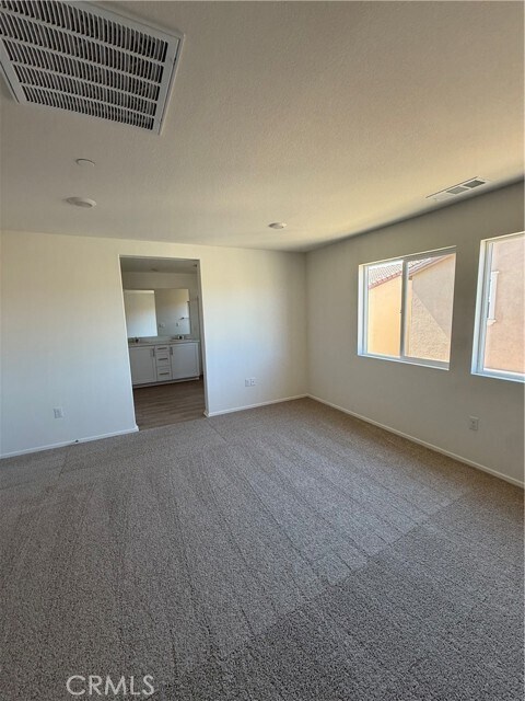 Foto del edificio - 14001 Carina St