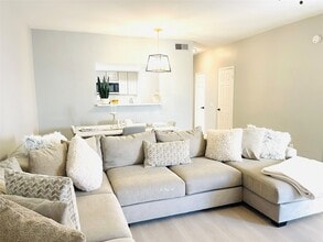 Building Photo - 7284 Regency Square Ct