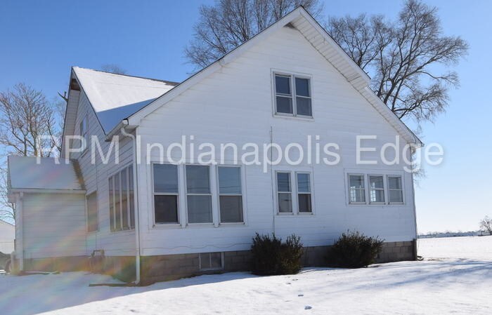 Primary Photo - 1065 E 400 N