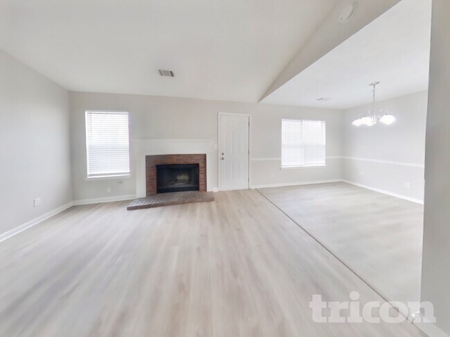 Foto del edificio - 10635 Pine Forest Ln