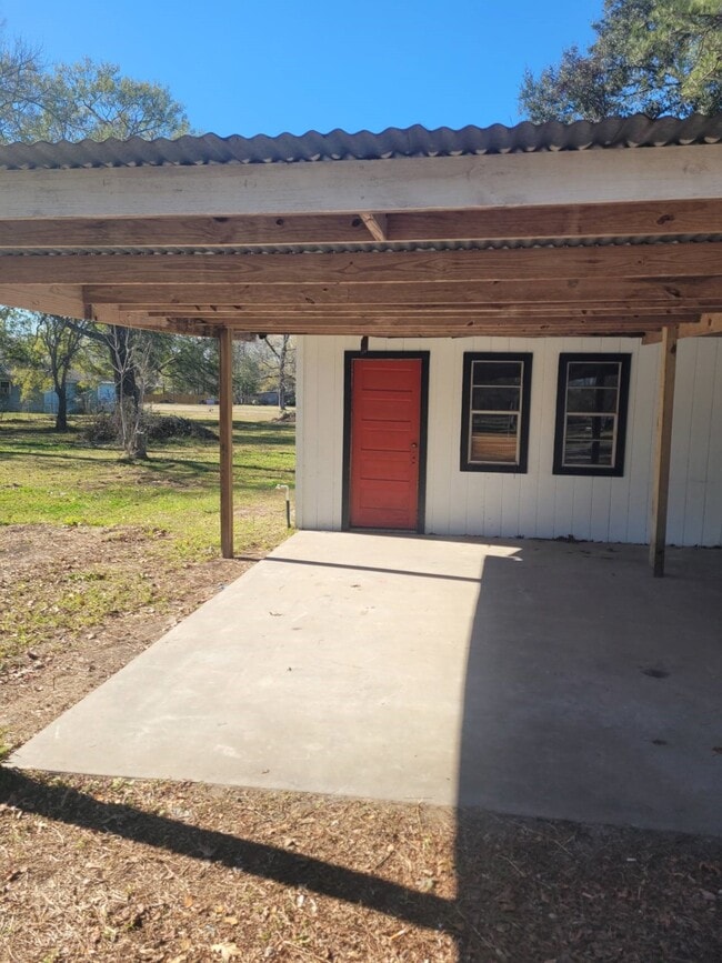 Building Photo - 104 Co Rd 2401