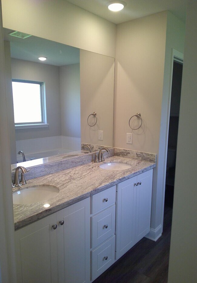 Building Photo - JUST REDUCED!! PLUS..***Move in Special..1...