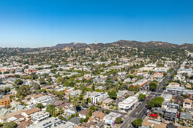 Contexto - 4517 Kingswell Ave