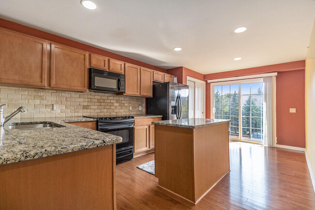 Building Photo - 27947 Hopkins Dr
