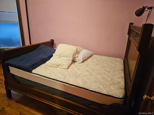 Building Photo - 539 Shepherd Ave