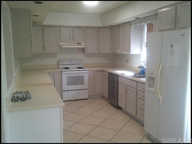 Foto del edificio - 400 Maxine Ave