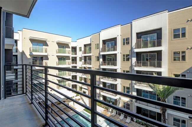 Building Photo - 6400 WASHINGTON ST Ave