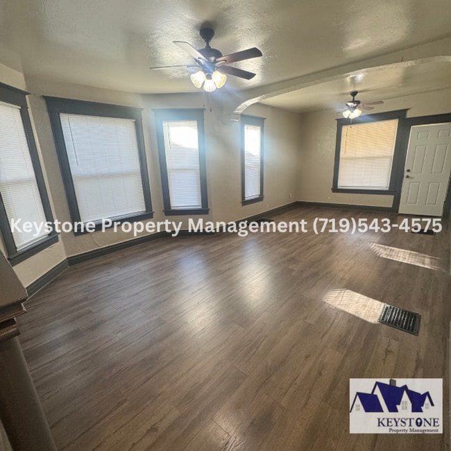 Building Photo - Dog Friendly!!! Centrally Located - House with 2 Bedroom/1 Bath - $1000/$1000