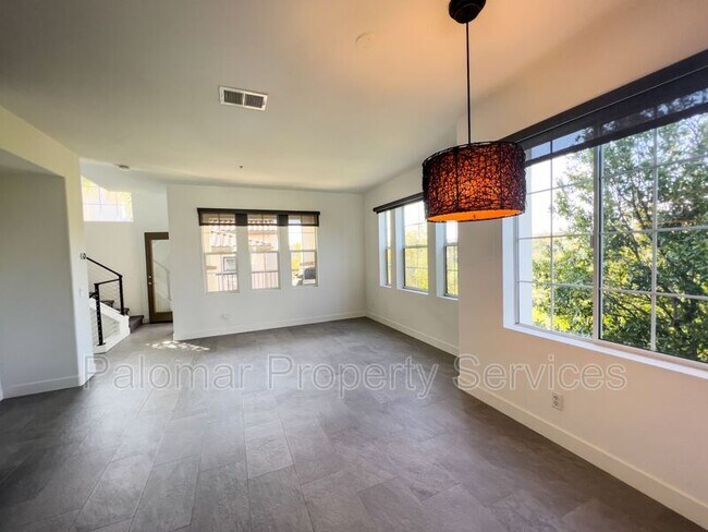 Building Photo - 3143 Via Puerta