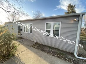 Building Photo - 6306 E 152nd St