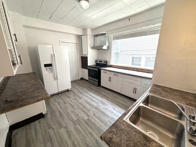 Foto del edificio - 1017 Ridge Ave