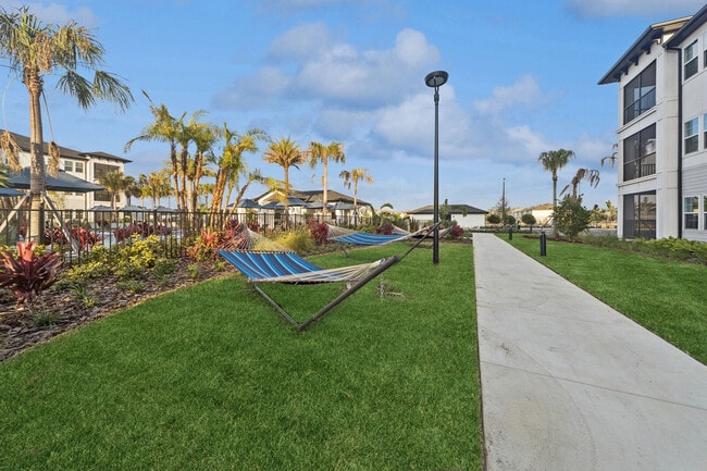 Foto del edificio - Ascend Ridgewood Lakes