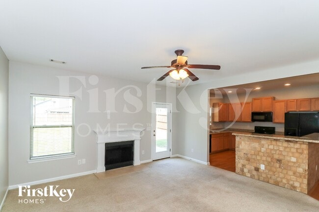 Building Photo - 7271 Silk Tree Pointe