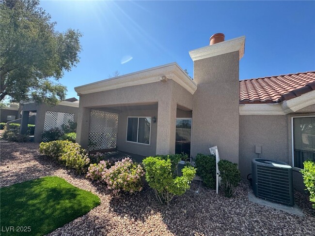 Building Photo - 8632 Desert Holly Dr