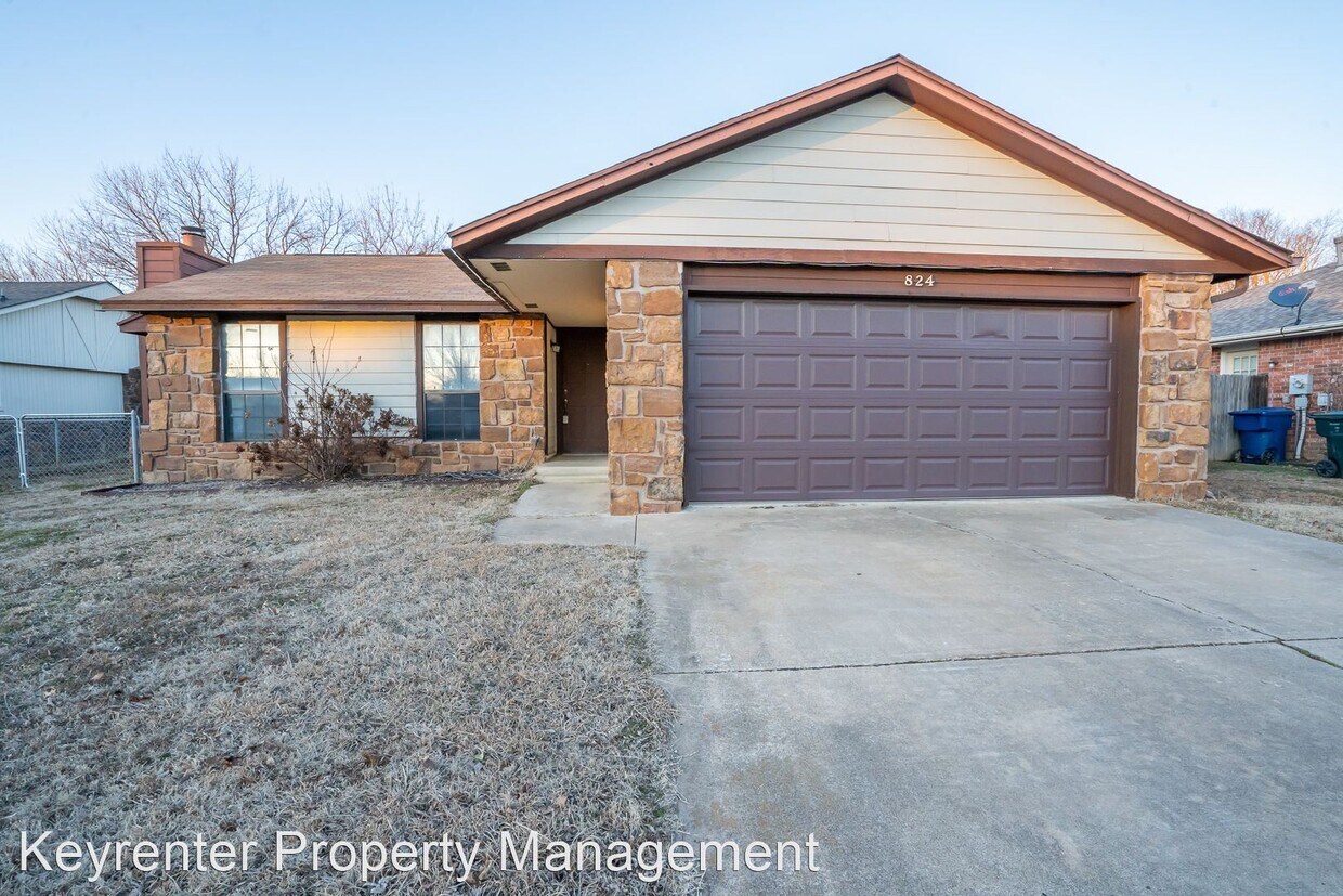 824 W 24th St N, Claremore, OK 74017 House Rental in Claremore, OK
