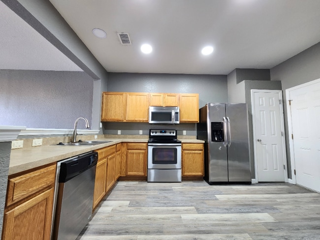 Building Photo - 4962 SW 45th Cir