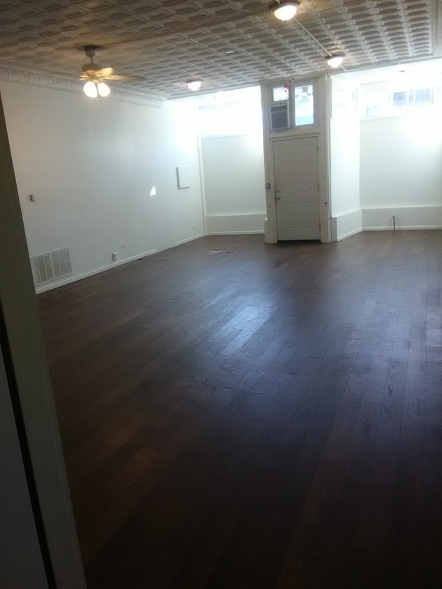 Foto del edificio - 2820 W Diversey Ave