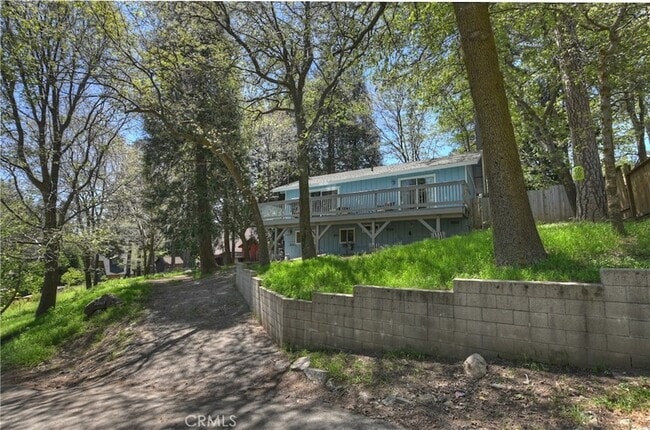 Foto del edificio - 22365 Pine Dr