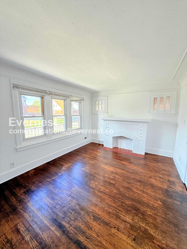 Building Photo - 15812 Kentucky St
