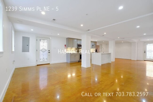 Building Photo - 1239 Simms Pl NE