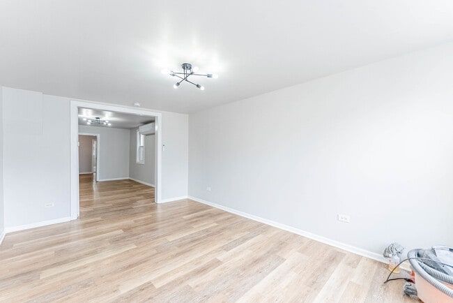 Building Photo - 3807 S Albany Ave