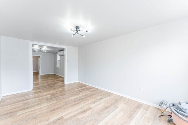 Foto del edificio - 3807 S Albany Ave