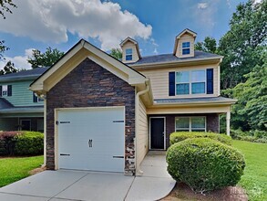 Building Photo - 1032 Wedgewood Ct NE