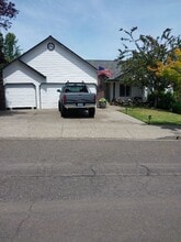 Building Photo - 3613 NW 31st Ave