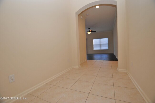 Building Photo - 417 Southwood Way