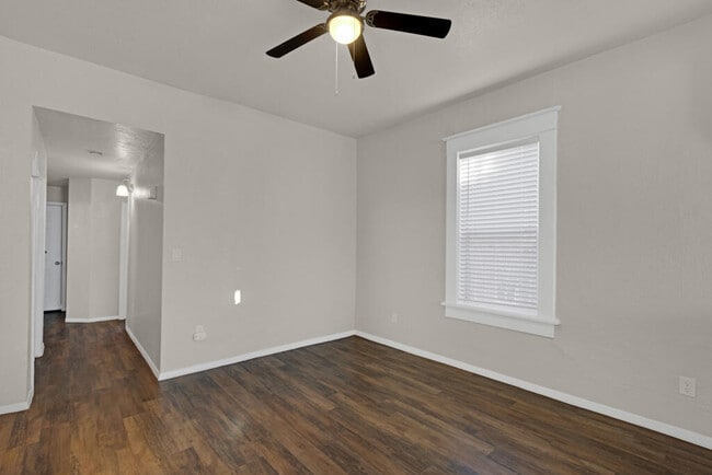 Building Photo - 408 Nino Aguilera St