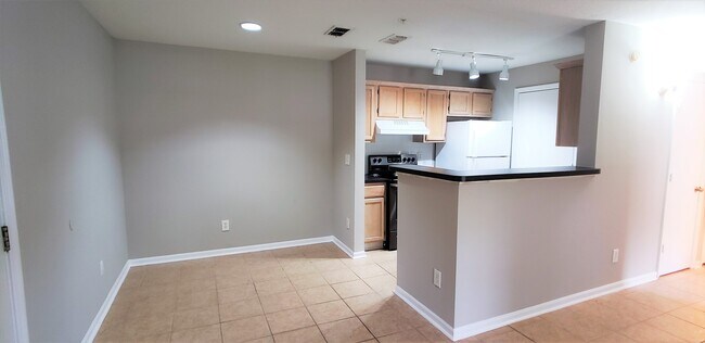 Foto del edificio - 1BR/1BA Timberlin Parc Luxury Condo