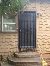 Building Photo - 300 Cherry Ave