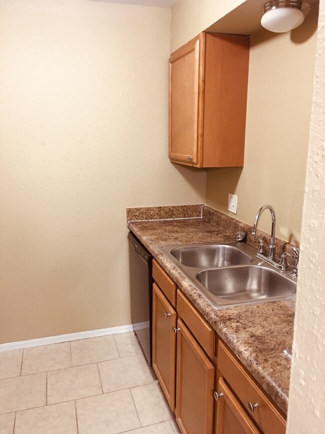 Macarthur Crossing Apartments in Oklahoma City, OK