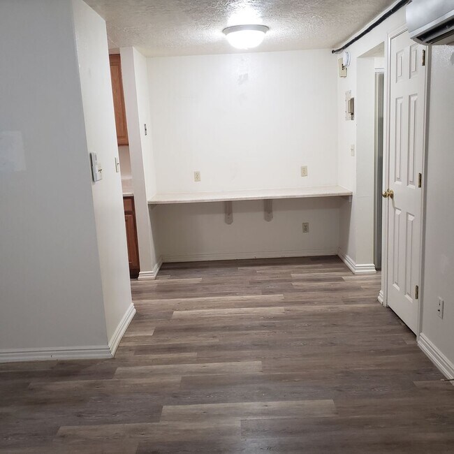 Building Photo - 1B/1B Pet Friendly Apartment South of BYU