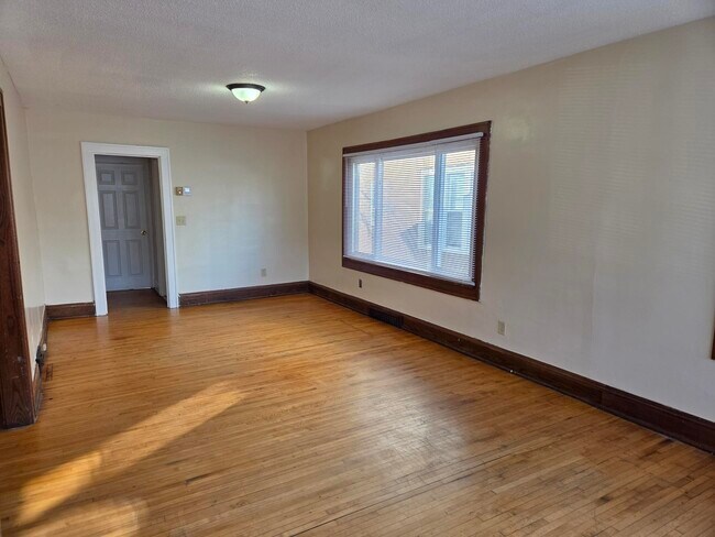 Foto del edificio - 2931 N Newton Ave