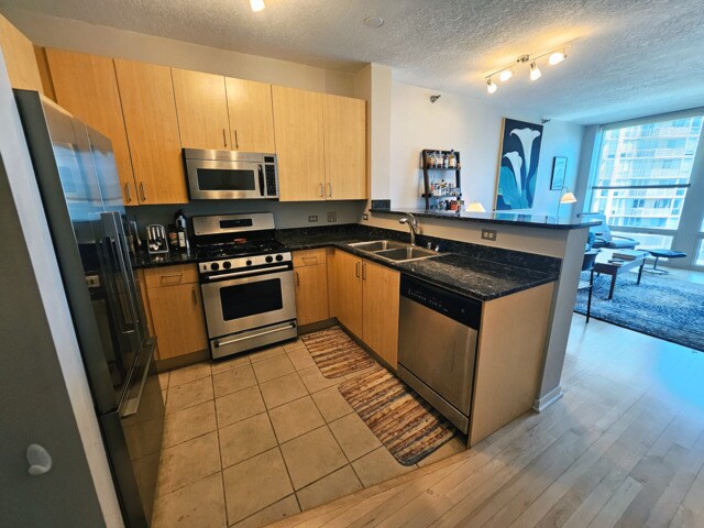 Foto del edificio - 600 N Kingsbury St