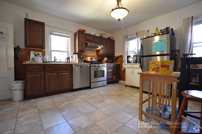 Building Photo - 58 Winship St