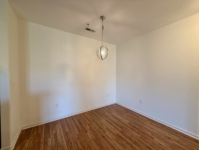 Building Photo - 3802 N Sagamore Dr