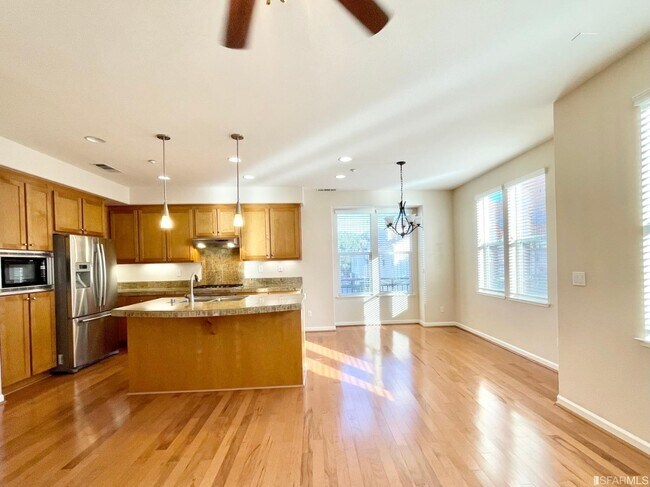 Building Photo - 6050 Hillbrook Pl