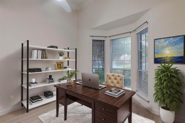 Foto del edificio - 7604 Clark Springs Dr