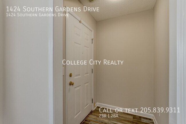 Building Photo - 1424 Southern Gardens Dr