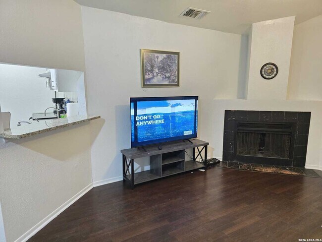 Foto del edificio - 4111 Sunrise Terrace Dr