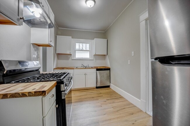 Foto del edificio - Freshly Updated 2 Bedroom House