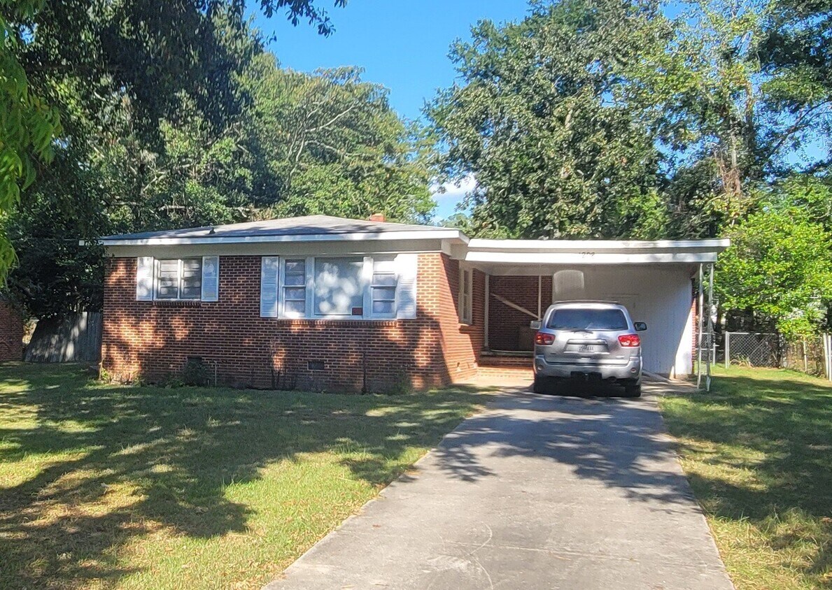 Primary Photo - 1208 N Park Ave